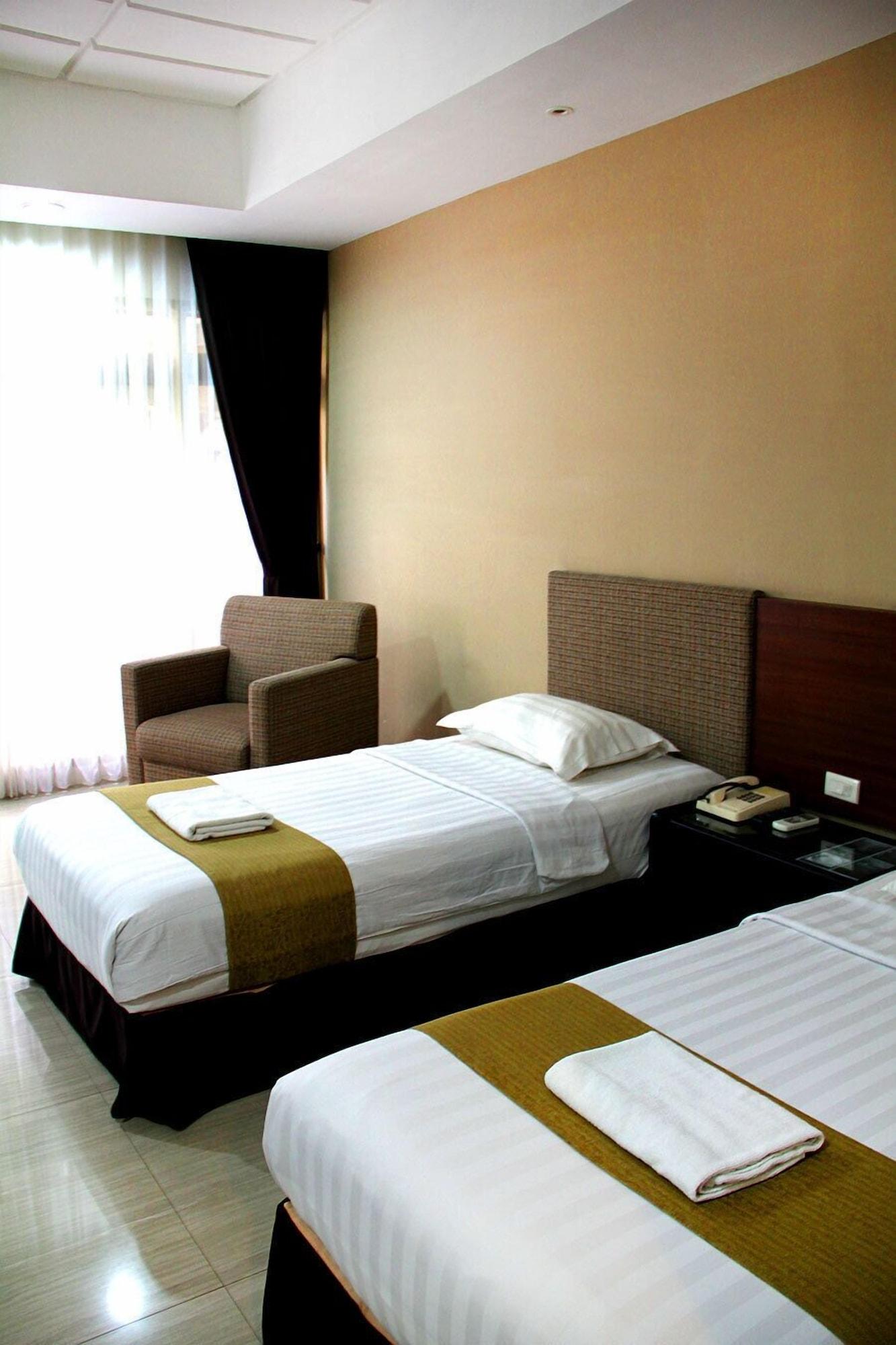 New Grand Park Hotel Surabaya Exterior foto