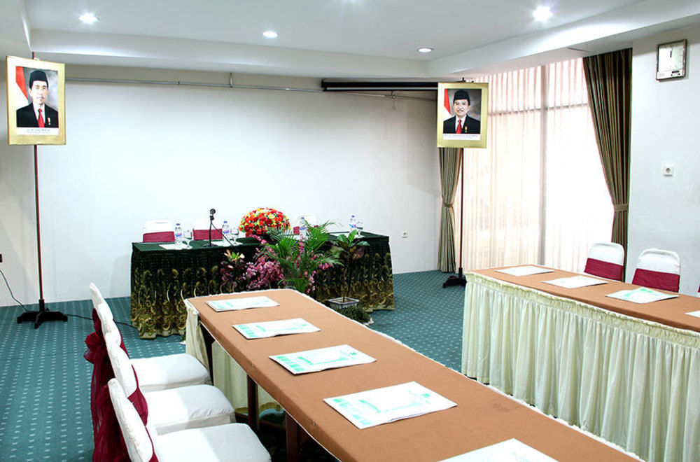 New Grand Park Hotel Surabaya Exterior foto