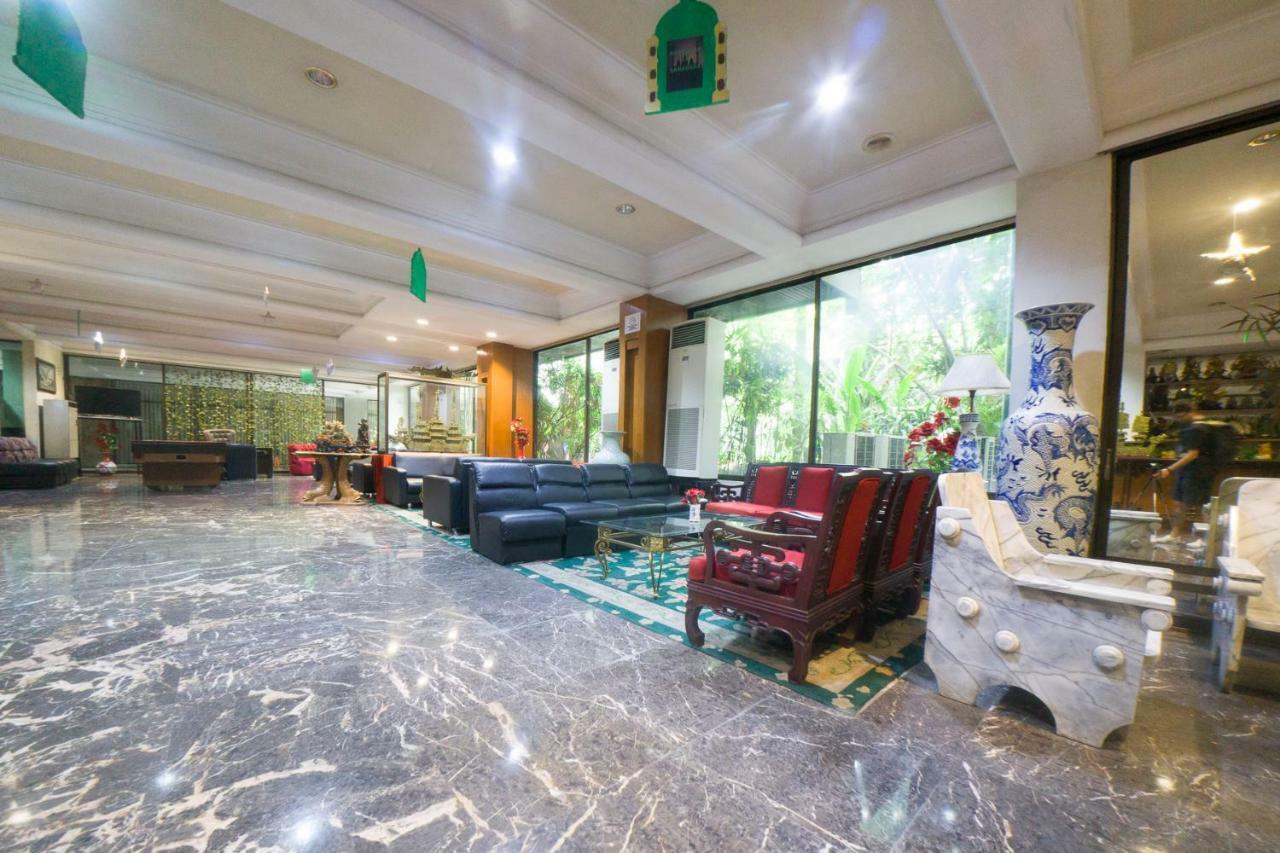 New Grand Park Hotel Surabaya Exterior foto